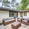 Отель Spacious Houston Home w/ Pool - Near The Galleria!, фото 1