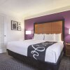 Отель La Quinta Inn & Suites by Wyndham Phoenix Mesa West, фото 3