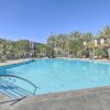 Отель Modern Irvine Condo w/ Pool - 7 Mi to Beach!, фото 13