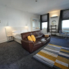 Отель Gorgeous, Comfortable Apartment on the High Street, фото 3