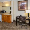 Отель Comfort Inn & Suites Downtown Edmonton, фото 47