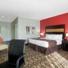 Отель La Quinta Inn & Suites by Wyndham Pearsall, фото 6