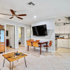 Отель Wilton Manors 2BR Charm Walk to the Drive, фото 11