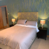 Отель Feather bed 3 bedroom house, фото 8