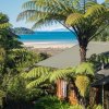 Отель Abel Tasman Ocean View Chalet, фото 5