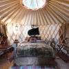 Отель Nauti Otter Inn and Yurt Village, фото 2