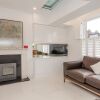 Отель 2 Bedroom Flat Near Hampstead Heath, фото 4