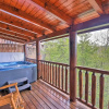 Отель 'cubbies Cabin' w/ Hot Tub ~ 7 Mi to Dollywood!, фото 11