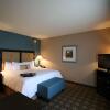 Отель Hampton Inn & Suites Charlotte Airport, фото 11