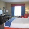 Отель Holiday Inn Express & Suites North Kansas City, an IHG Hotel в Северном районе Канзас-Сити