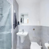 Отель Sleek and Modern 2BD 2bath in the Heart of Salford, фото 14