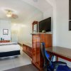 Отель La Quinta Inn & Suites by Wyndham South Padre Island Beach, фото 18