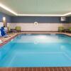 Отель Holiday Inn Express Hotel & Suites Burlington, an IHG Hotel, фото 15