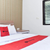 Отель RedDoorz Plus near Malang Town Square, фото 3