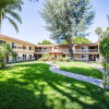 Отель Quality Inn & Suites Thousand Oaks - US101 в Таузанд-Оуксе