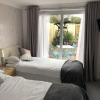 Отель Basingstoke En Suite Room in Garden Annex, фото 14