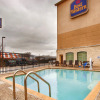 Отель Best Western Windsor Pointe Hotel & Suites-Frost Bank Center, фото 12