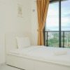 Отель Nice And Minimalist Studio At Sky House Bsd Apartment, фото 1