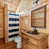 Отель Hr 2- The Blue Sky 1 Bedroom Cabin by Redawning, фото 11