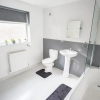 Отель Large House - Nr City Centre, Ideal 4 Large Families, Contractors, Business & Corporate Guests, фото 9