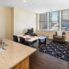 Отель Global Luxury Suites at the Gateway Arch, фото 12