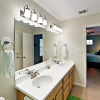 Отель Doodle Digs - Three Bedroom Home, фото 21