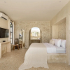 Отель Luxe & Unique Honeymoon Bocami Suites-1 By Azure, фото 1