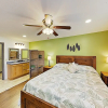 Отель Woodland Haven: Hot Tub, Game Room, Near Downtown 3 Bedroom Home, фото 4