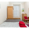 Отель Spacious, Bright 5-br Flat for 10 in Edinburgh, фото 16