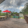 Отель Elegant and Stylish Glenmoor Abode - 5 min to Town, фото 18