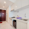Отель Elegant And Stylisth Studio At Sky House Bsd Apartment, фото 6