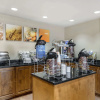 Отель Comfort Suites East, фото 22