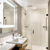 Отель SpringHill Suites Chester, фото 4