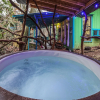 Отель Bear Creek Lodge and Cabins in Helen Ga - Pet Friendly, River on Property, Walking Distance to downt, фото 40