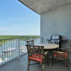 Отель The Wharf 902 by Youngs Suncoast, фото 8