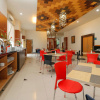 Отель RedDoorz Plus near Pantai Losari, фото 10