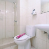 Отель Minimalist and Comfort Living 2BR at Springlake Summarecon Bekasi Apartment, фото 8