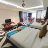 Отель Shell Out Beach Club Suite - Hostel, фото 5