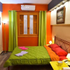 Отель Warm And Central 1 Double Bed Flat, фото 2