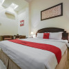 Отель RedDoorz Plus @ AP Pettarani 2, фото 2