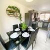 Отель Contractor House - Free Parking - Garden - CMK by Comfy Workers, фото 7