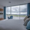 Отель Bryn House - Luxurious 5 Bedroom Holiday Home - Penmaen, фото 37