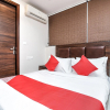 Отель OYO Flagship 75922 Hotel Star Light, фото 1