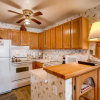 Отель Vintage Studio- Private Balcony Studio Bedroom Condo - No Cleaning Fee! by RedAwning, фото 11