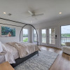 Отель Luxury Lakefront Home-private Dock - Dipping Pool!, фото 4