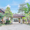 Отель OYO 94009 Homestay Ndalem Kademangan, фото 17