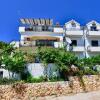 Отель Apartments Pension Petrovac - www.inselhvar.de в Завала