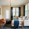 Отель Charming Downtown 3br/2.5ba Home w/ Deck by Domio, фото 1