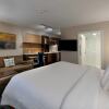 Отель TownePlace Suites Milwaukee Oak Creek, фото 5