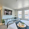 Отель Chic Sun-soaked Townhome: 42 Mi to Zion Natl Park, фото 3